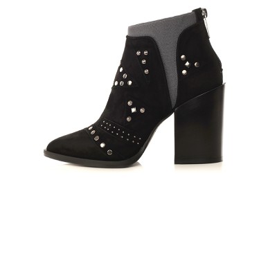 Jennet – Black
